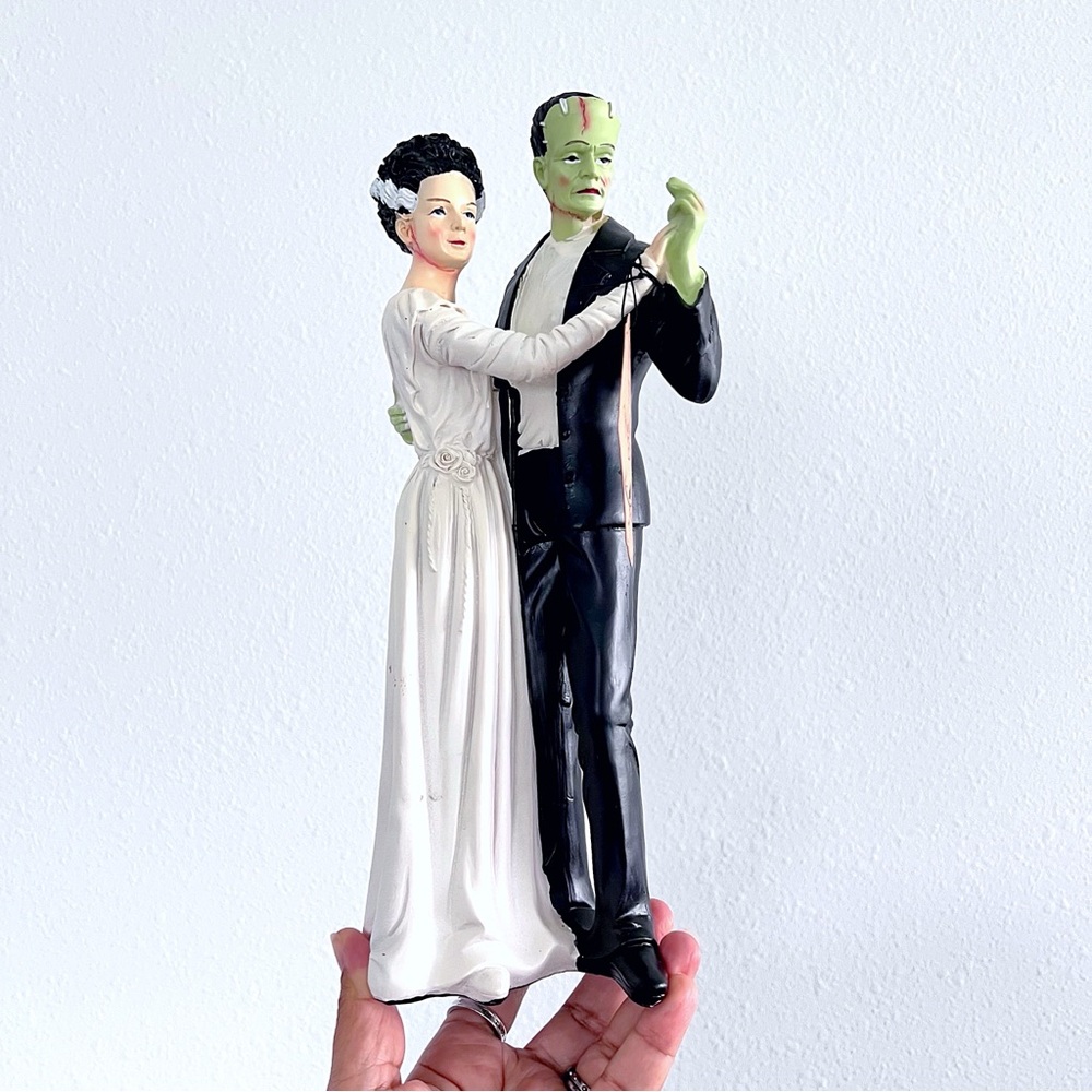 Hallow’s Eve Bride of Frankenstein and Frankenstein Halloween Figurine